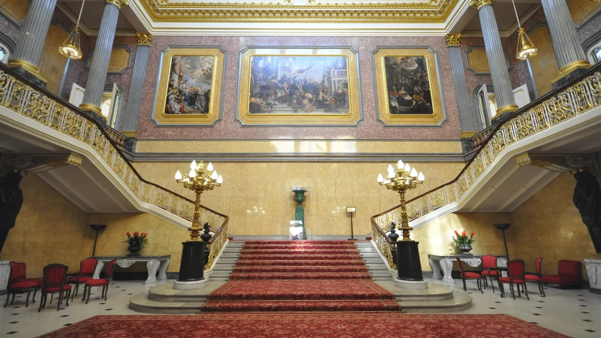 lancaster house staircase entrance